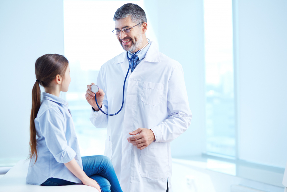 General practitioner in Ras Al Khaimah providing healthcare consultation